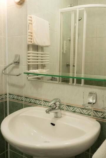 Фото номера Трехместный номер Мотели Motel Petro г. Тожим 7
